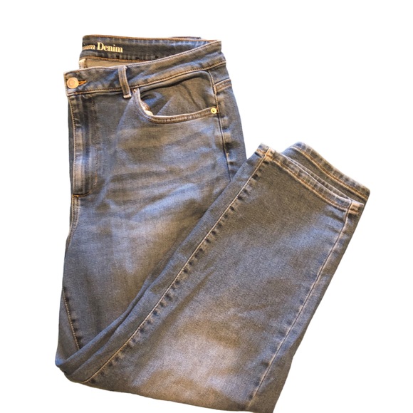 Premium Denim Jeans - Picture 1 of 4